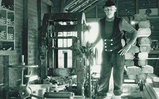 Binz Holzbau Ueber uns Historie 1970 Lothar Binz uebenimmt Betrieb