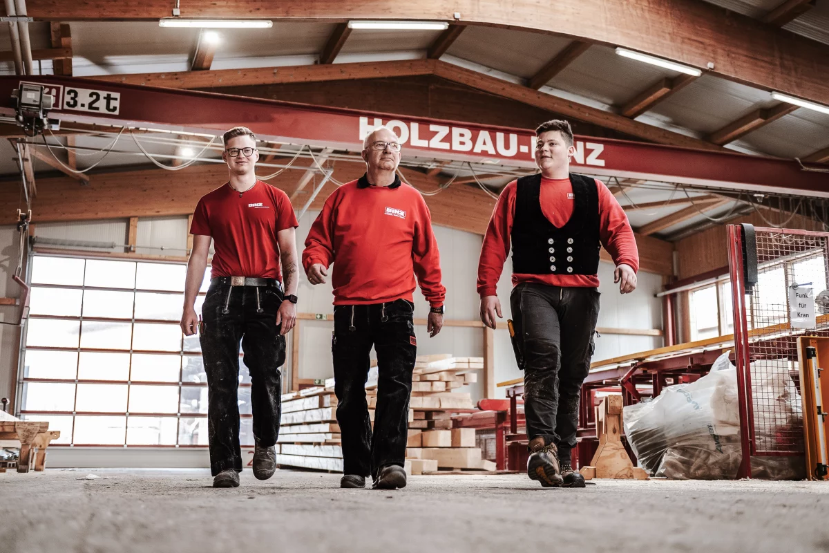 Binz Holzbau 3 Mitarbeiter in der Produktion 1200