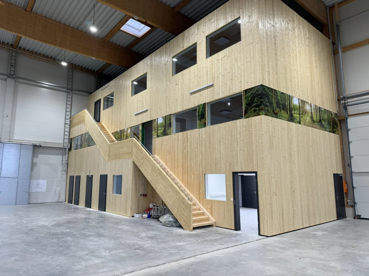 Binz Holzbau Referenzen Gewerbeheimat Wolpertshausen Innenansicht Teilbereich Buero 1200